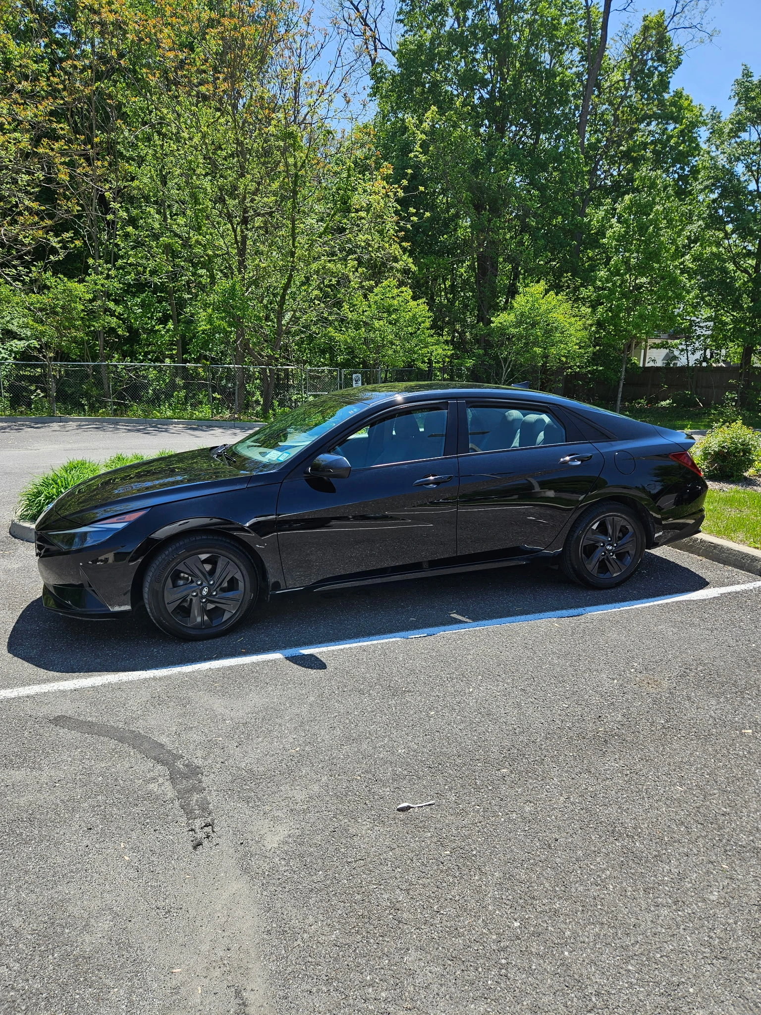 2022 Hyundai Elantra, Black